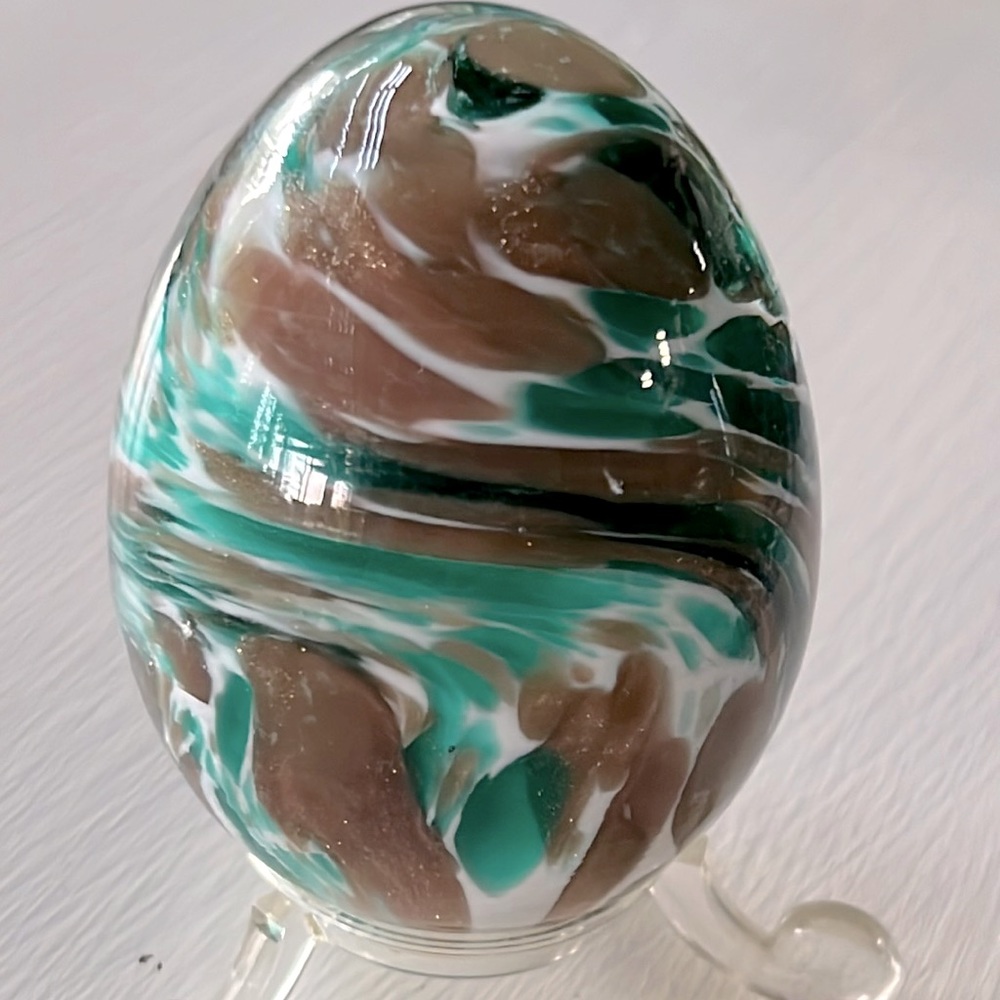 Vintage Murano style glass art egg